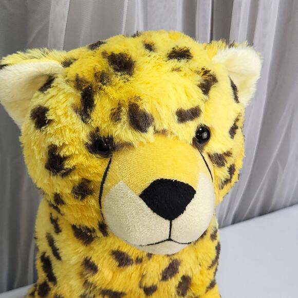National Geographic Cheetah Spotted Momma Cat and Baby Stuffed Plush Animal Toy - Picture 2 of 14